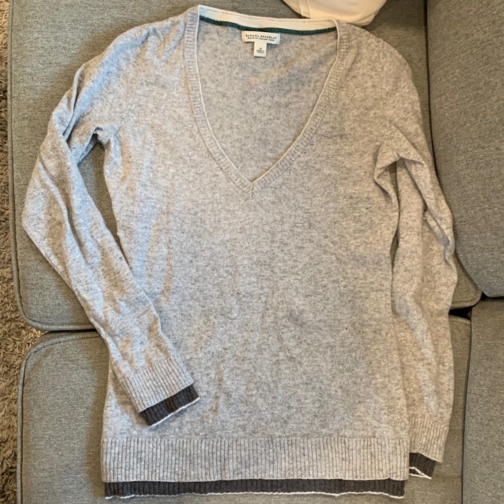 Banana Republic V-Neck Italian yarn sweater